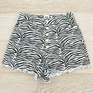BDG Urban Outfitters Zebra High Rise Denim Shorts 27